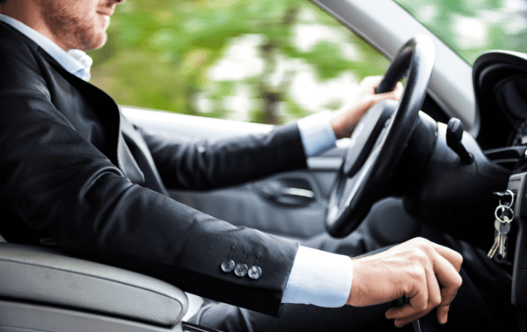 Véhicule de CHAUFFEUR PRIVÉ VTC OUCHNI
